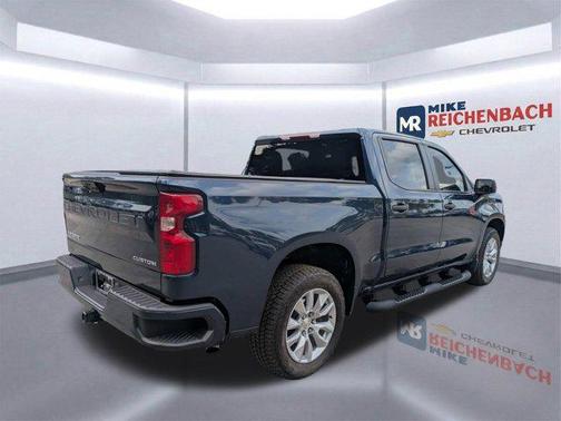 Northsky Blue Metallic 2022 Chevrolet Silverado 1500 Custom