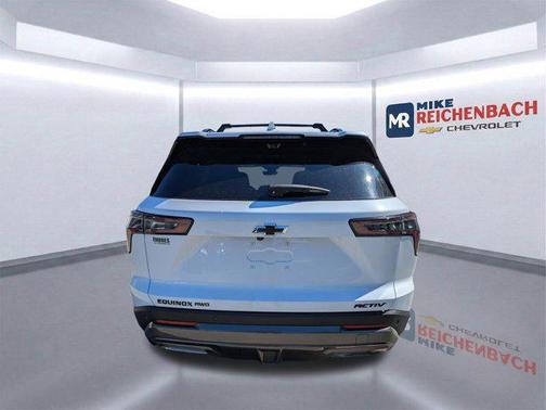 Polar White Tricoat 2026 Chevrolet Equinox AWD ACTIV