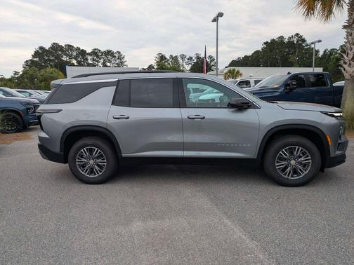 Sterling Gray Metallic 2026 Chevrolet Traverse LT