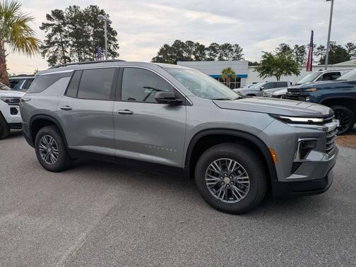 Sterling Gray Metallic 2026 Chevrolet Traverse LT