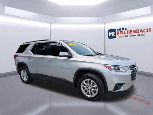 Silver Ice Metallic 2021 Chevrolet Traverse LT Leather
