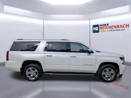 Iridescent Pearl Tricoat 2019 Chevrolet Suburban Premier