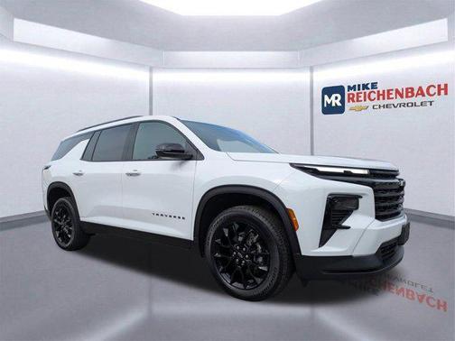 Summit White 2026 Chevrolet Traverse LT