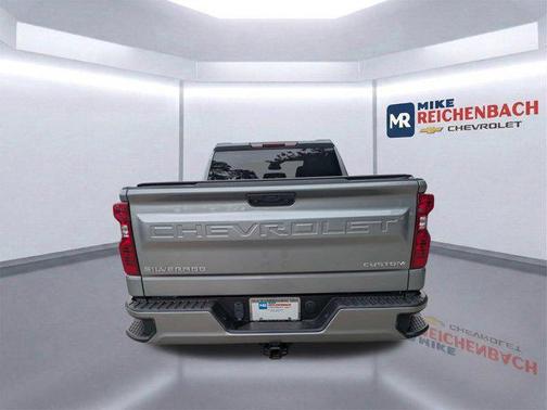 Sterling Gray Metallic 2024 Chevrolet Silverado 1500 Custom