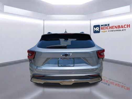 Sterling Gray Metallic 2024 Chevrolet Trax FWD ACTIV
