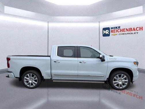Polar White Tricoat 2026 Chevrolet Silverado 1500 High Country