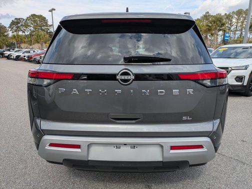 2023 Nissan Pathfinder SL FWD