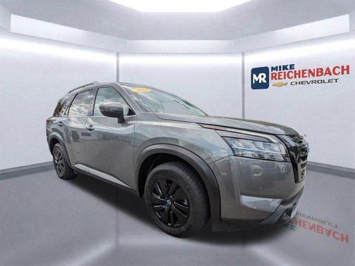 2023 Nissan Pathfinder SL FWD