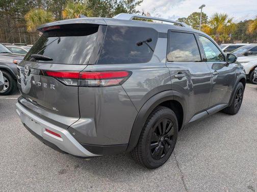 2023 Nissan Pathfinder SL FWD
