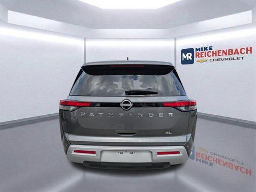 2023 Nissan Pathfinder SL FWD