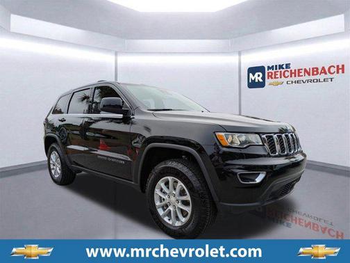 Diamond Black Crystal Pearlcoat 2021 Jeep Grand Cherokee Laredo