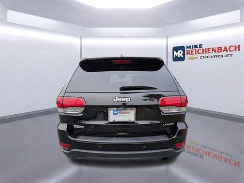 Diamond Black Crystal Pearlcoat 2021 Jeep Grand Cherokee Laredo