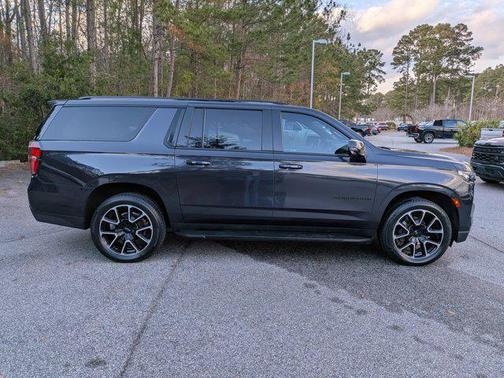 2023 Chevrolet Suburban RST