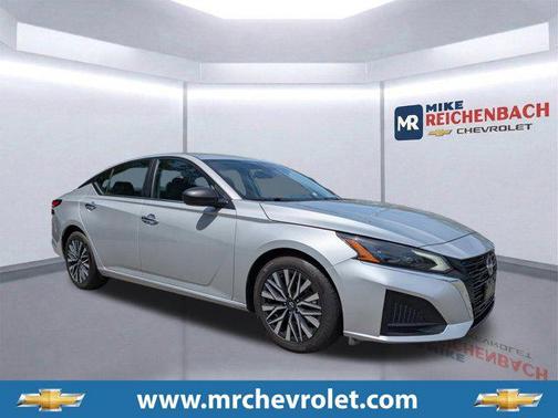 Brilliant Silver Metallic 2024 Nissan Altima 2.5 SV