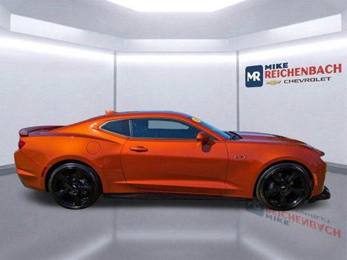 Vivid Orange Metallic 2022 Chevrolet Camaro RWD Coupe LT1
