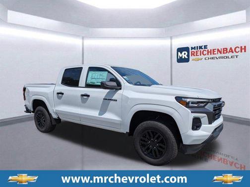 Summit White 2026 Chevrolet Colorado LT