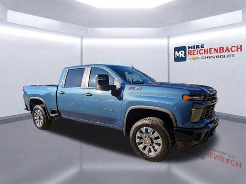Lakeshore Blue Metallic 2026 Chevrolet Silverado 2500 Custom