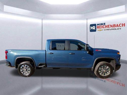 Lakeshore Blue Metallic 2026 Chevrolet Silverado 2500 Custom