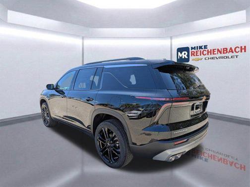 Mosaic Black Metallic 2026 Chevrolet Traverse LT