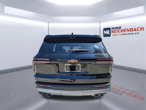 Mosaic Black Metallic 2026 Chevrolet Traverse LT