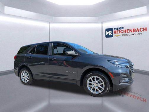 Iron Gray Metallic 2022 Chevrolet Equinox LS