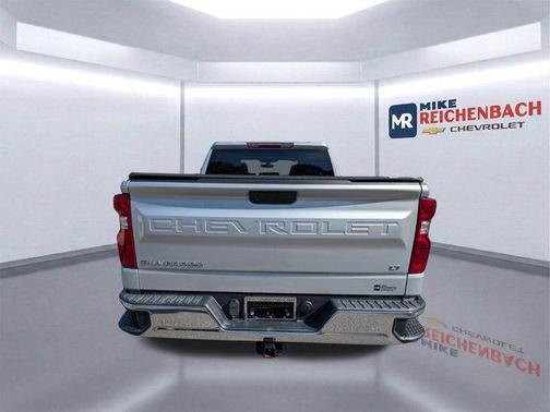 Silver Ice Metallic 2019 Chevrolet Silverado 1500 LT