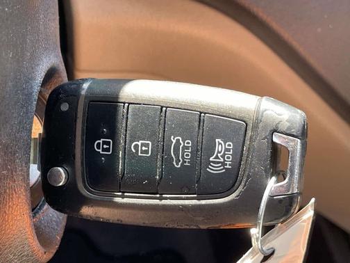Absolute Black 2022 Hyundai Accent SEL