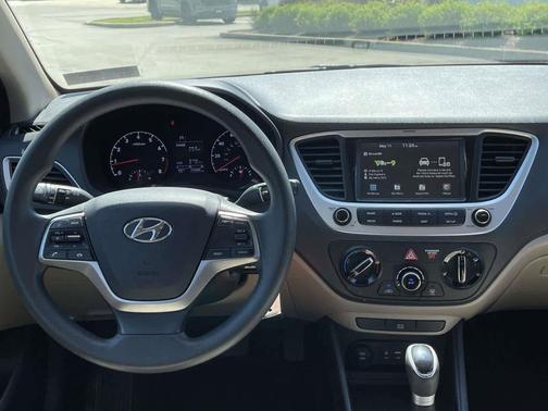 Absolute Black 2022 Hyundai Accent SEL