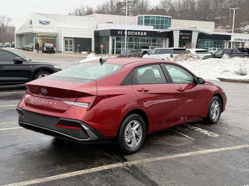 2026 Hyundai ELANTRA SE