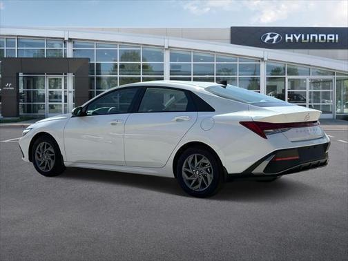 2025 Hyundai ELANTRA HEV Blue