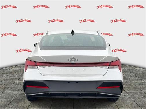 2025 Hyundai ELANTRA SE