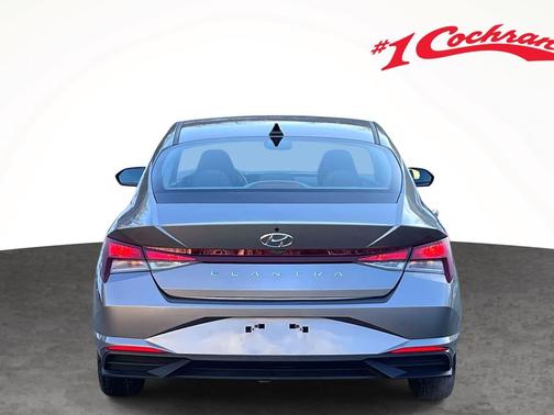 2023 Hyundai ELANTRA SE