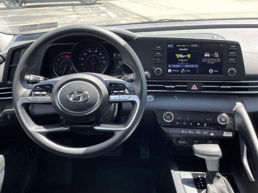 Fluid Metal 2023 Hyundai ELANTRA SEL