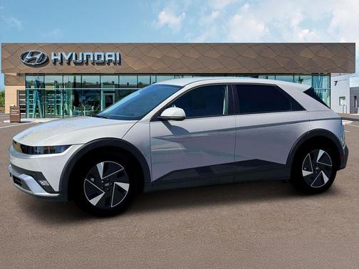 2025 Hyundai IONIQ 5 SE