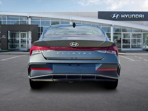 2025 Hyundai ELANTRA SEL