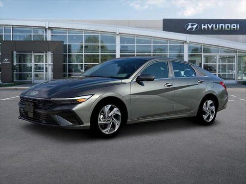 2025 Hyundai ELANTRA SEL