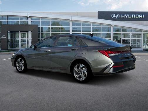 2025 Hyundai ELANTRA SEL