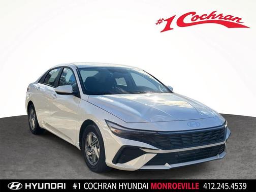 2024 Hyundai ELANTRA SE