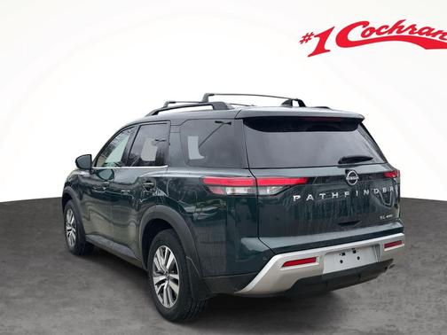 2022 Nissan Pathfinder SL 4WD