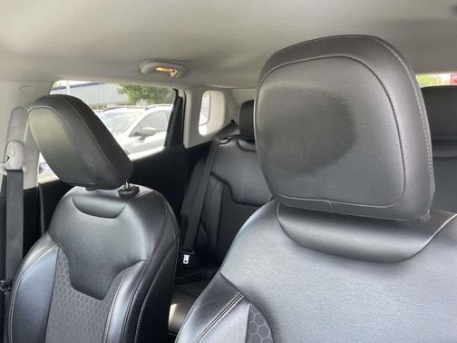 White Clearcoat 2018 Jeep Compass Latitude