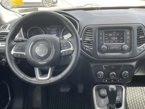 White Clearcoat 2018 Jeep Compass Latitude