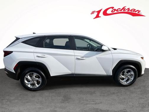 2023 Hyundai TUCSON SE