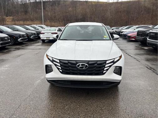 2023 Hyundai TUCSON SE