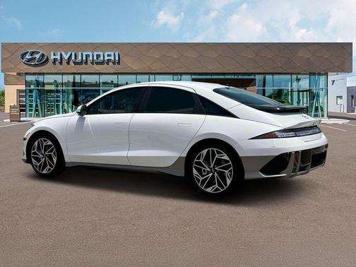 2025 Hyundai IONIQ 6 SEL