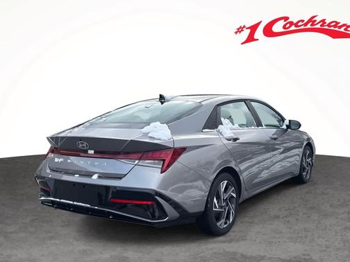 2025 Hyundai ELANTRA SEL