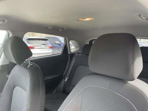 2022 Hyundai KONA SEL