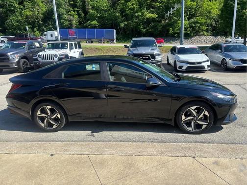 Phantom Black 2023 Hyundai ELANTRA SEL