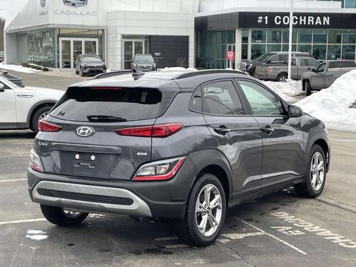 2022 Hyundai KONA SEL