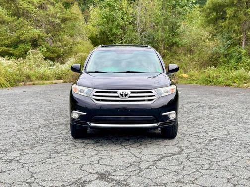 2011 Toyota Highlander SE