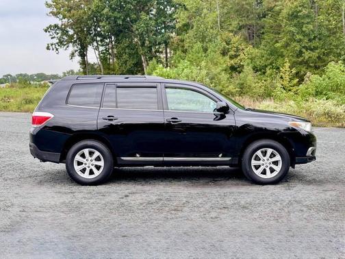 2011 Toyota Highlander SE
